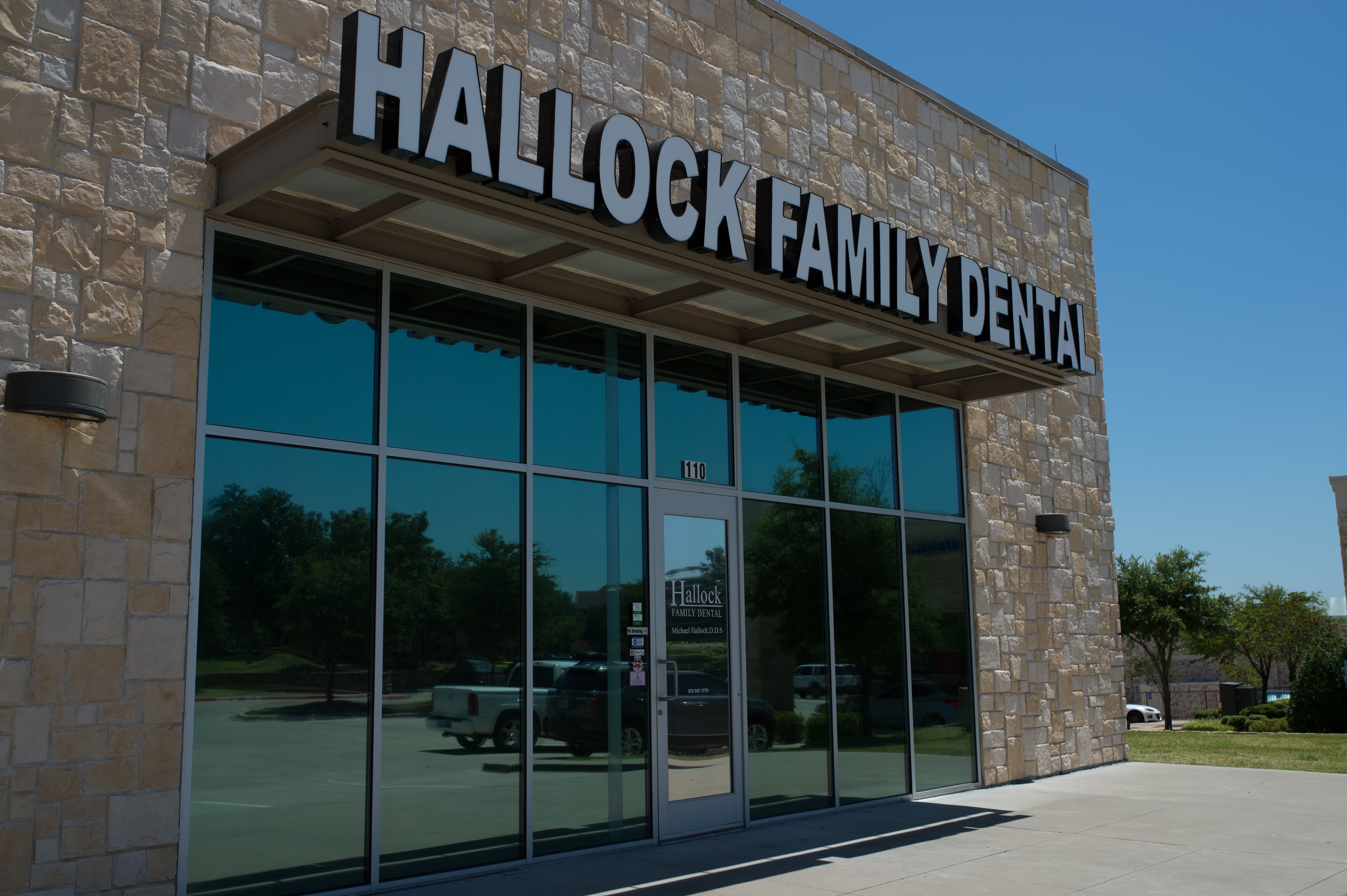 Exterior Picture Of Family Dentist Office - Hallock Family Dental
